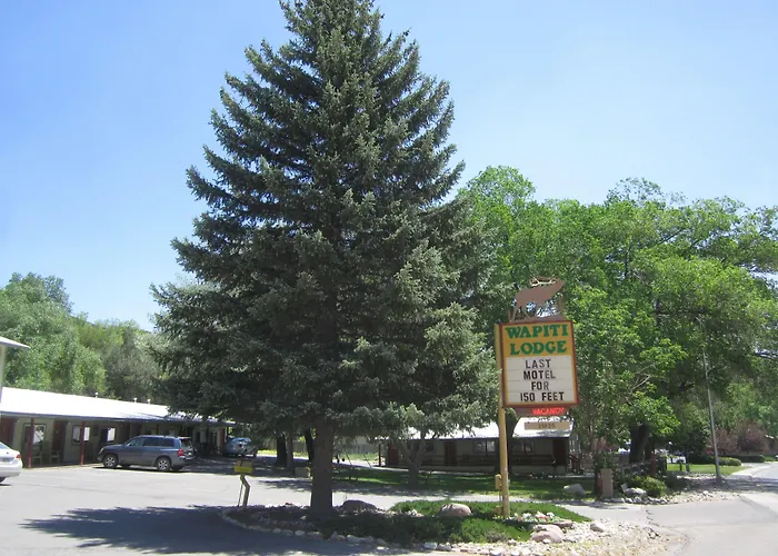 Wapiti Lodge