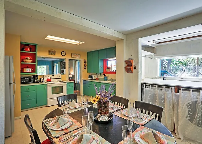 Quiet Durango Farmhouse W/ Beautiful Yard & Gazebo